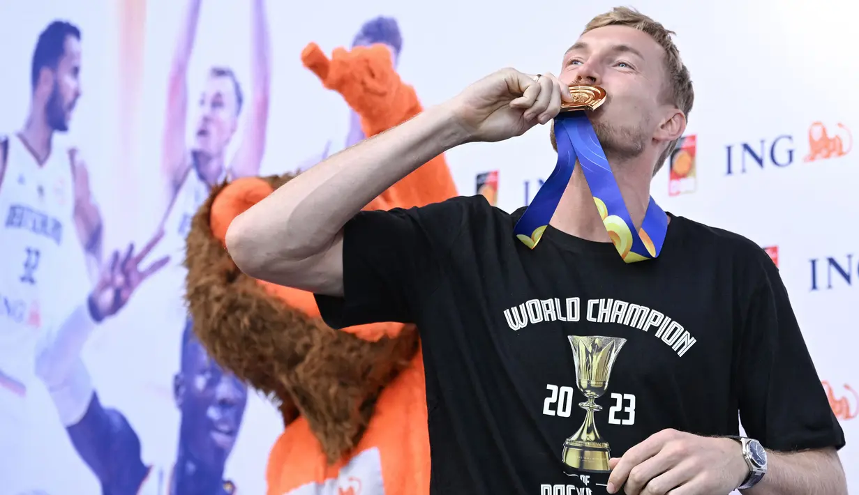 Niels Giffey menjadi pemain tertua dalam skuad Jerman di Piala Dunia FIBA 2023. Pemain dengan tinggi 201 cm dan berposisi sebagai shooting guard, saat ini berusia 32 tahun dan kini tengah bermain bersama Bayern Munchen di BBL, kasta teratas Liga Basket Jerman. (AFP/Kirill Kudryavtsev)