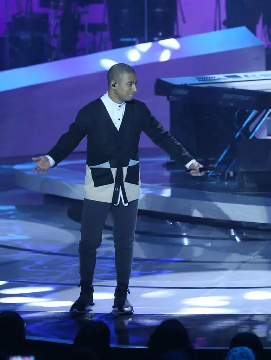 "Lagunya bukan lagu yang hits. Tapi momen pas, baru putus. Ngena banget ke saya," ujarnya penyanyi yang sedari dulu berkepala plontos ini. (Nurwahyunan/Bintang.com)