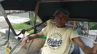 Mengayuh Jerih Payah: Kisah Warto Puluhan Tahun Tinggal di Atas Becak di Depok karena Tak Punya Rumah