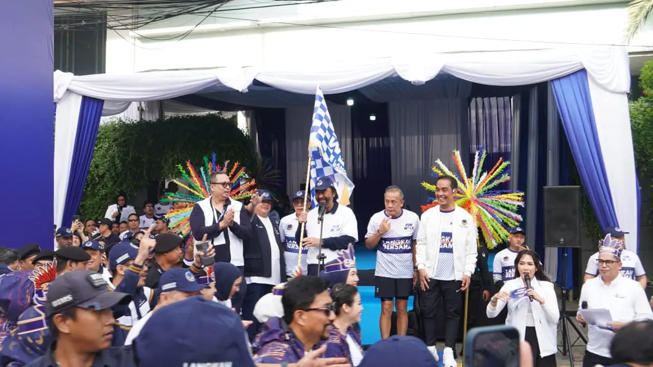 Ribuan kader Partai NasDem mengikuti kegiatan Fun Walk HUT ke-14 partai yang digelar Minggu (9/11/2025) pagi tadi.