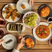 menu makanan yang enak dan harga terjangkau//copyright freepik