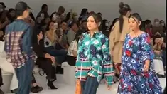 Ariel Noah memiliki anak yang beranjak dewasa bernama Alleia. Alleia saat ini berusia 18 tahun. Ia tertarik dengan dunia fashion. Potretnya jadi model ini curi perhatian warganet yang terpesona akan penampilannya. (Liputan6.com/IG/alleialovers)