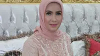Gaya Busana Lily Martiani Maddari, Istri Gubernur Bengkulu