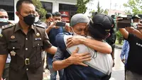Kejaksaan Negeri (Kejari) Garut, Jawa Barat akhirnya membebaskan Comara, warga miskin yang melakukan pelaku pencurian handphone melalui Restorative Justice (RJ) demi kemanusiaan. (Liputan6.com/Jayadi Supriadin)