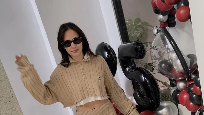 Outfit Old Money Vibes dari Pevita Pearce