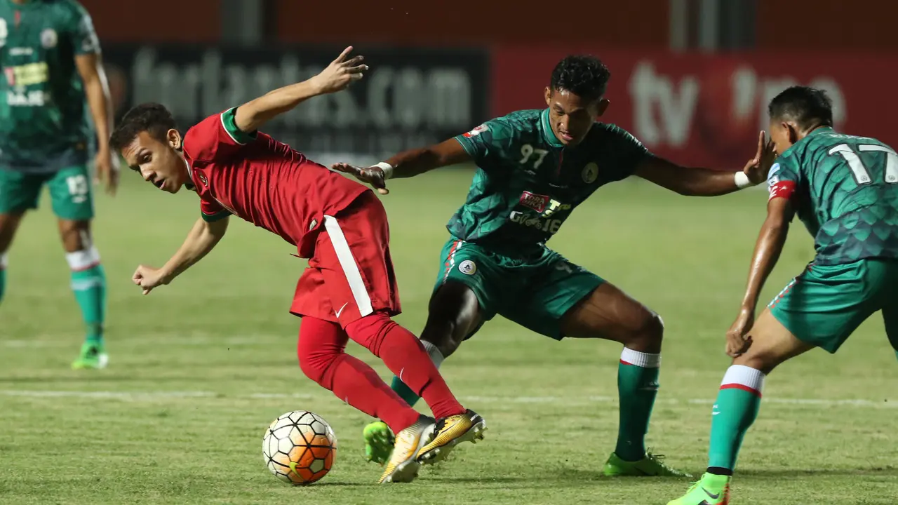 Laga Timnas U-19 Vs PSS Sleman (Helmi Fithriansyah)