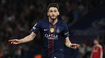 Khvicha Kvaratskhelia terpilih menjadi Man of the Match usai membawa PSG berhasil menang 2-0 atas Liverpool  pada leg pertama perempat final Liga Champions 2025-2026 yang bertanding di Parc des Princes, Kamis (9/4/2026) dini hari WIB. (AFP/Anne-Christine)