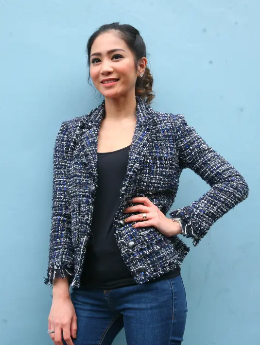 "Nah aku bersyukurnya mungkin karena aku public figure juga jadi jalannya lumayan lurus. Gampang. Ada tantangan tersendiri sih kalau dibanding sama akting,” tambahnya. (Nurwahyunan/Bintang.com)