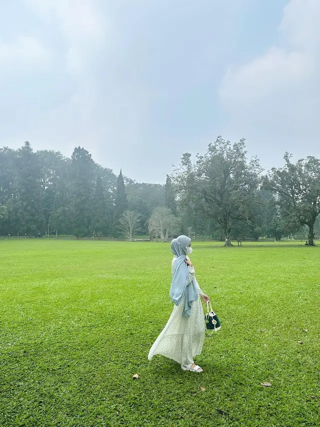 6 Gaya Hijab dengan Gamis ala Cut Syifa yang Variatif