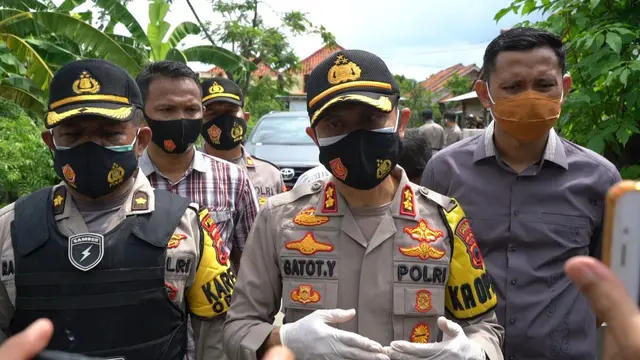 Kapolres Brebes AKBP Gatot Yulianto memberikan keterangan perihal pengambilan jenazah pasien Covid-19 dan perusakan RSUD Brebes. (Foto: Liputan6.com/Polda Jateng)