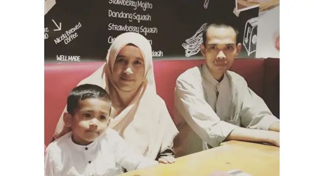 Jarang Tersorot, Ini 6 Potret Mellya Juniarti Mantan Istri Ustaz Abdul Somad