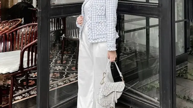 Potret Tampilan Dinan Nurfajrina, Istri Doni Salmanan yang Kerap Kenakan Tas Branded Cek Harganyam. (Foto: instagram/ @DinanFajrinaSalaman)