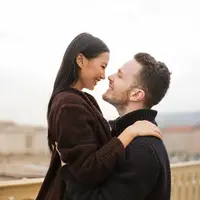 Taurus dan Virgo dikenal sebagai pasangan yang sama-sama menyukai kenyamanan dan kestabilan dalam hubungan. Di balik sikap tenang mereka, ada cara tersendiri yang membuat hubungan terasa lebih kuat dan bertahan lama. (Foto/Dok: Pexels)