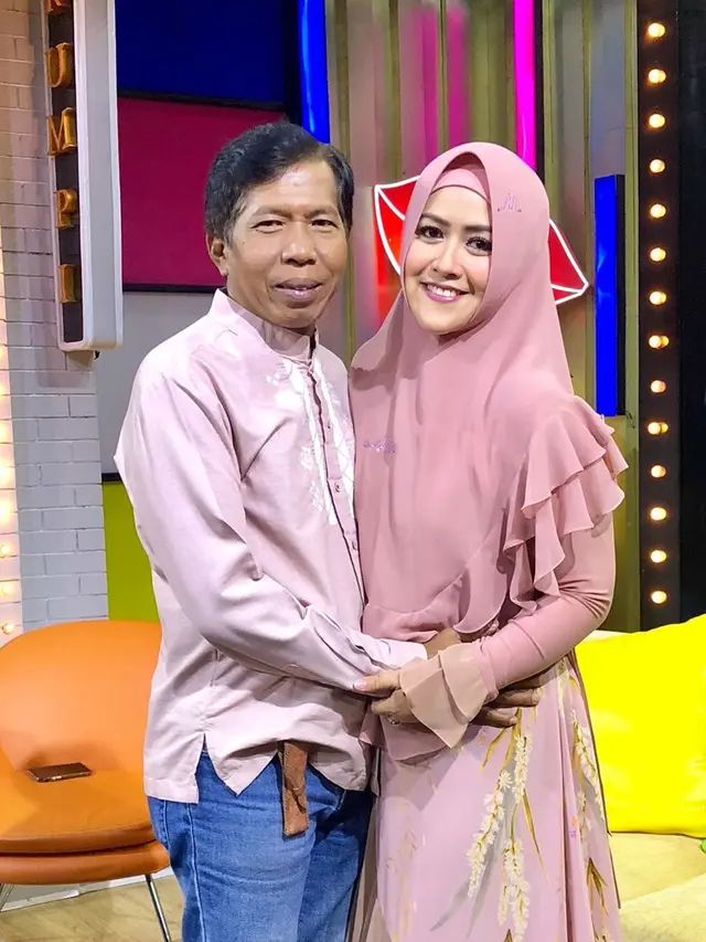 Dikabarkan Menikah Lagi, Ini 6 Potret Kemesraan Kiwil dengan Istri-istrinya