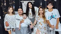 Sheila Marcia Jadi Orang Tua yang Tegas di Rumah, Suami Tak Tegaan