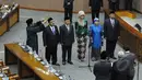 Ketua DPR RI, Setya Novanto melantik sejumlah anggota DPR RI sebagai anggota DPR RI pergantian antar waktu (PAW) saat Sidang Paripurna, Jakarta, Selasa (27/01/2015). (Liputan6.com/Andrian M Tunay) 