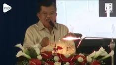 Wakil Presiden RI Jusuf Kalla menyampaikan kuliah umum di Universitas Pembangunan Nasional Veteran Yogyakarta, Minggu (4/11). Ia meminta mahasiswa tidak mencari pilihan selain daftar menjadi PNS, alasannya apa ya?