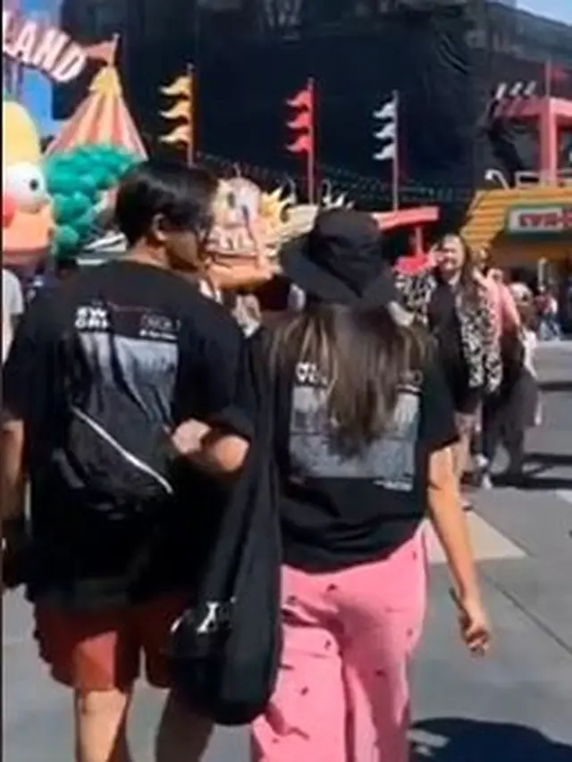 Dikabarkan Pacaran, Ini 6 Potret Kebersamaan Enzy Storia dan Omar Daniel