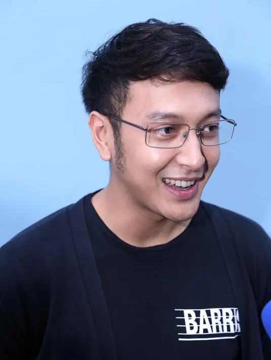 Dimas berperan sebagai Dave di film London Love Story. (Nurwahyunan/Bintang.com)