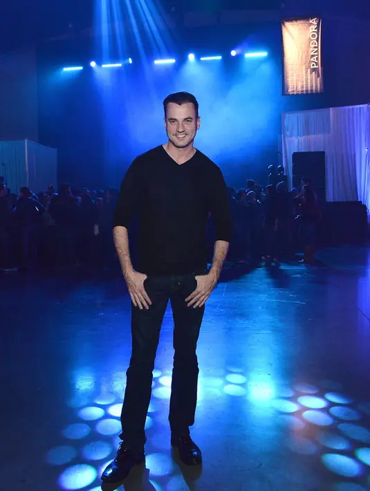 Tommy Page berpose usai bernyanyi dalam acara Lexus Pop Up Seri Concert di Costa Mesa, California, AS (19/11/2014). Tommy Page memulai karier sebagai penyanyi di usia belasan tahun. (Araya Diaz/Getty Images for Pandora/AFP)