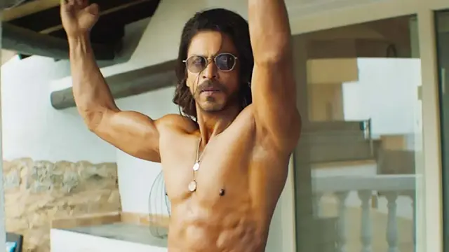 6 Transformasi Shah Rukh Khan dari Remaja Hingga Kekar di Usia 56 Tahun