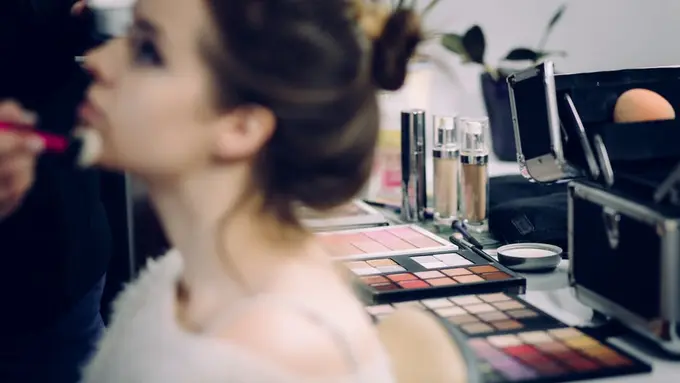 10 Langkah Buat Makeup Tahan Lama Seharian