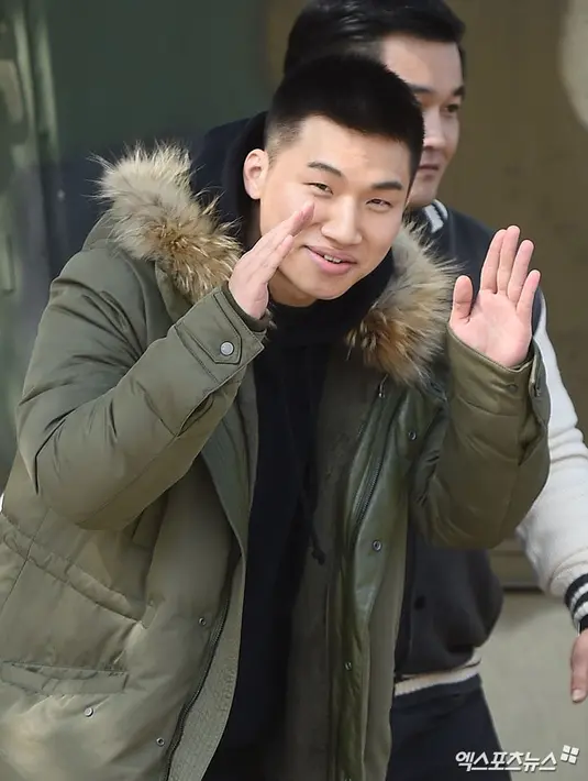 "Akan tetapi ia dibolehkan pulang setelah dua hari dan sudah kembali ke base militer," lanjutnya. (Foto: Soompi.com)