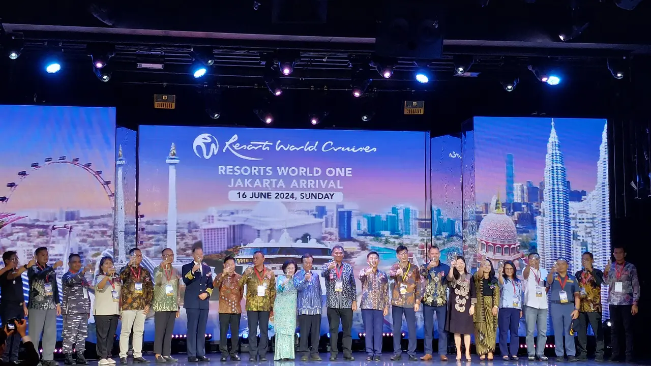Kapal Pesiar Resorts World One Bawa 3.500 Penumpang Jelajah Singapura dan Kuala Lumpur dari Jakarta