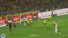 Berita video highlights Bundesliga 2017-2018, Borussia Dortmund vs RB Leipzig dengan skor 2-3. This video presented by BallBall.