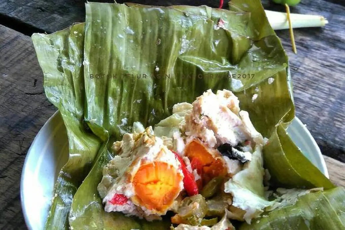 Botok Telur Asin