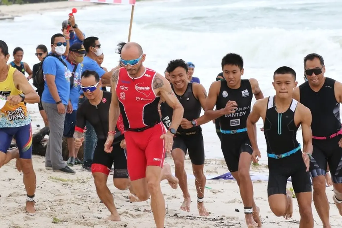 Menikmati Panorama Alam Pulau Laskar Pelangi Lewat Belitung Sprint Triathlon 2021