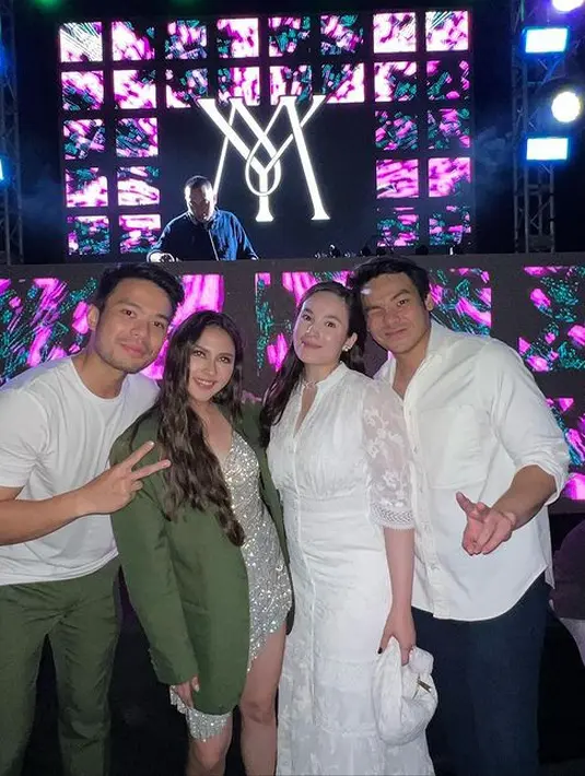 [Instagram/robclintonkardinal]