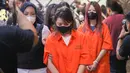 Seluruh WNA yang diamankan saat ini menjalani pemeriksaan lebih lanjut sesuai dengan peraturan perundang-undangan yang berlaku. Tampak dalam foto, beberapa Warga Negara Asing (WNA) yang terjaring Operasi Wira Waspada 2025 diperlihatkan saat rilis di Gedung Direktorat Jenderal Imigrasi, Jakarta Selatan, Selasa (16/12/2025). (merdeka.com/Arie Basuki)