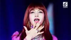 Beberapa warga memiliki ideologi bahwa semua idol yang tergabung dalam girlband populer di Korea mesti terlahir, besar, dan berkebangsaan Korea, bukan ras lain. Dan mereka merasa hal tersebut tak dimiliki Lisa BLACKPINK.