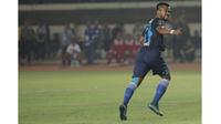 Zulham Zamrun saat membela Persib Bandung di stadion Si Jalak Harupat, Bandung. (24/10/2015). (Bola.com/Nicklas Hanoatubun)