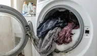 5 Akibat Menggunakan Menggunakan Terlalu Banyak Deterjen pada Pakaian Kesayangan Anda