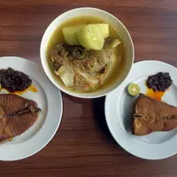 Sup Kepala Ikan di Warung Be Sanur di kawasan Renon, Denpasar (Istimewa)