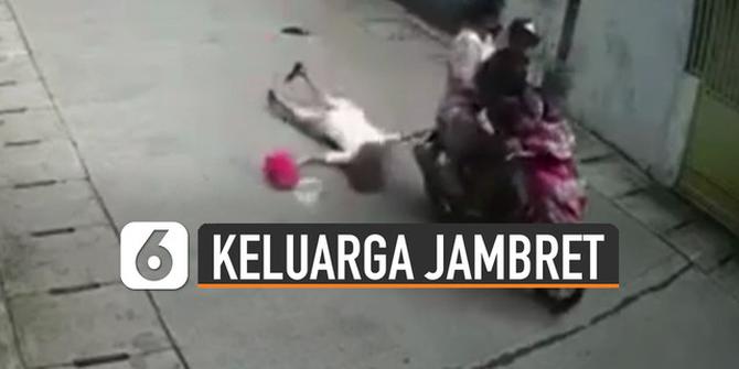 VIDEO: Nekat, Pria Ajak Anak dan Istri Naik Motor Jambret di Jalan