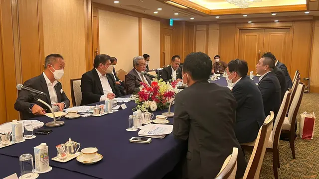 Menteri Koordinator Bidang Perekonomian Airlangga Hartarto bertemu dengan CEO Mitsubishi Motors Corporation (MMC) Takao Kato, di Tokyo Jepang, Selasa(26/72022). (Dok Kemenko Perekonomian)
