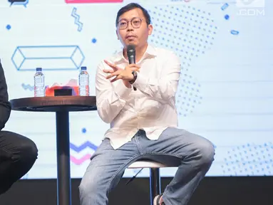 Ceo dan Founder Bukalapak Achmad Zaki memberikan sharing inspirasi saat menjadi pembicara dalam EGTC 2018 di Universitas Kristen Petra Surabaya, Jawa Timur, Rabu (14/11). EGTC 2018 ini diadakan 13-15 Oktober 2018. (Liputan6.com/Faizal Fanani)