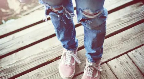 9 Arti Mimpi Celana Sobek Yang Diyakini Membawa Rezeki - Lifestyle  Fimela.com