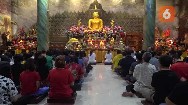 Upacara Seribu Lilin Sejuta Harapan di Vihara Girinaga Makassar (Liputan6.com/Fauzan)