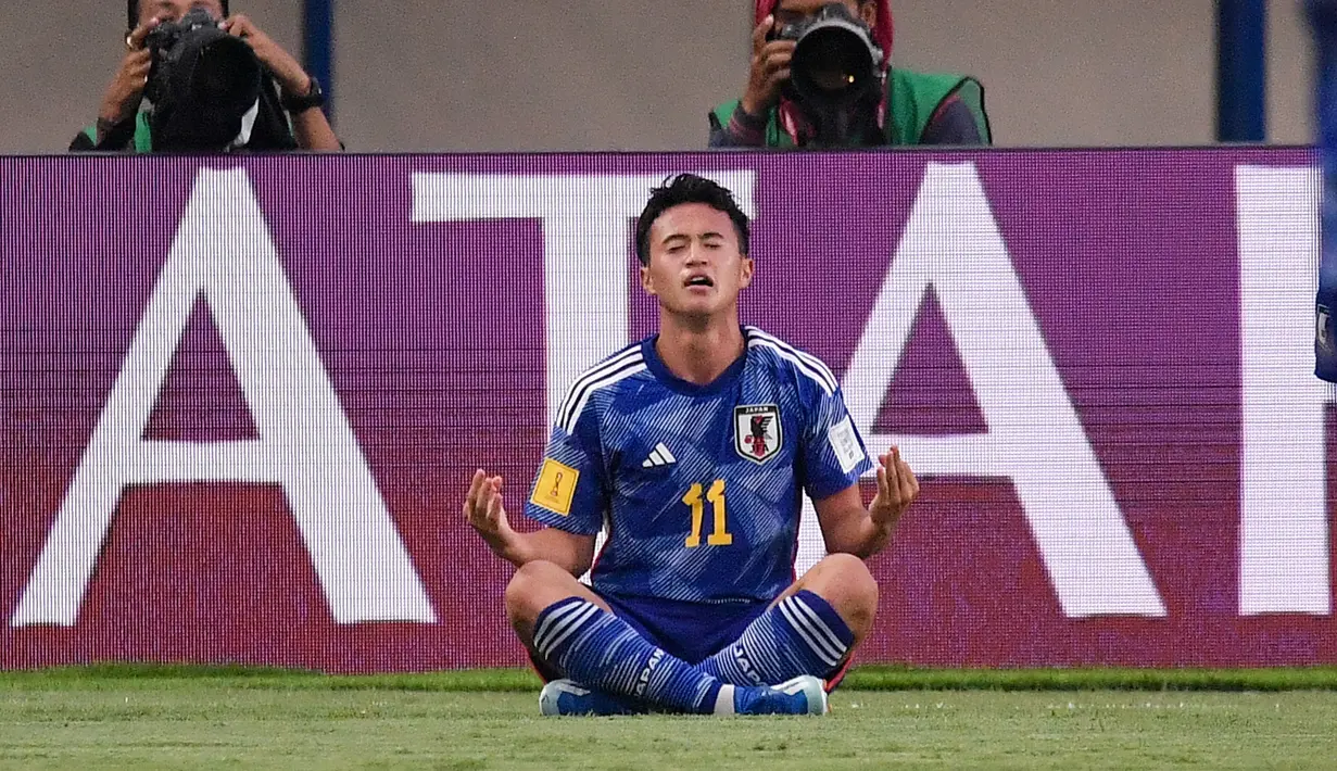 Rento Takaoka saat selebrasi setelah mencetak gol ke gawang Senegal dalam pertandingan Grup D Piala Dunia U-17 di Stadion Si Jalak Harupat, Bandung, Jawa Barat, Jumat 17 November 2023. (Doc. LOC WCU17/SBN)