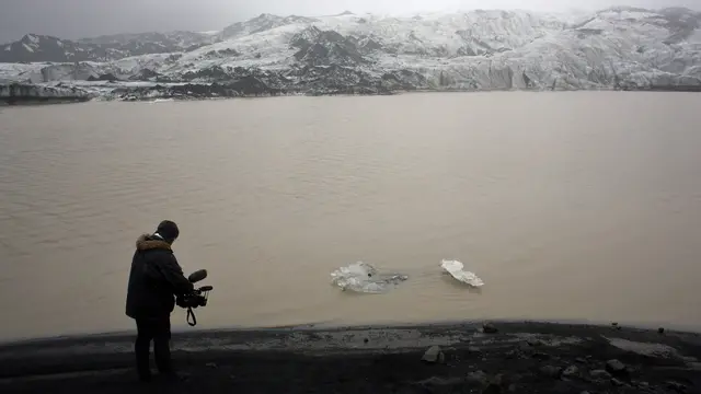 20151016-Gletser Solheimajokull di Islandia Mencair Sepanjang 1 Km