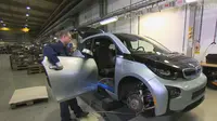 Sekira 95 persen dari mobil BMW i3 dan i8 dapat didaur ulang dan hasilkan lembaran carbon-fiber-reinforced polymer (CFRP) yang sangat kuat (Foto: BMW Blog). 
