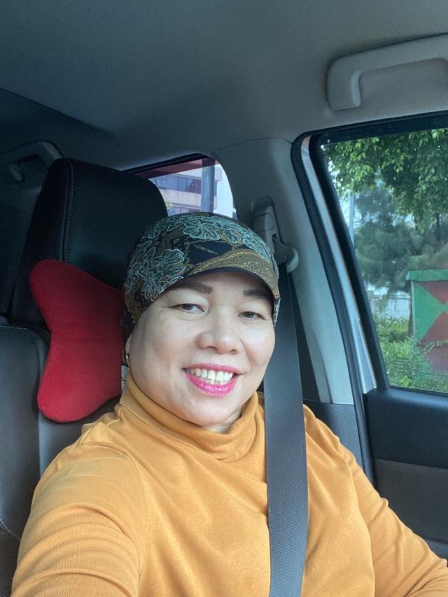 6 Gaya Dewi Zuhriati Oma Gala Tampil Kekinian Bak Anak Muda