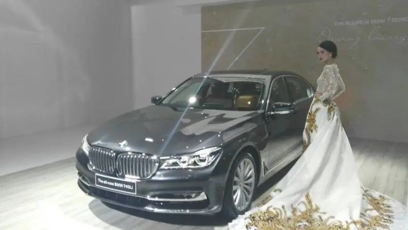 BMW 740i