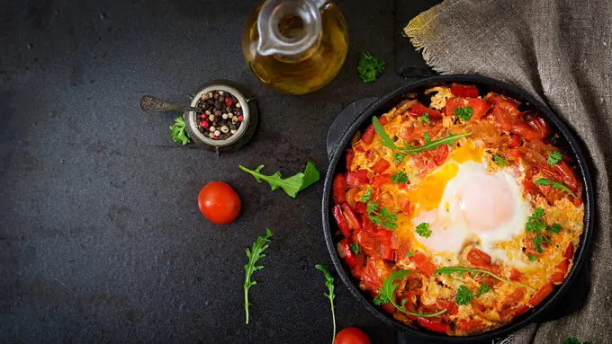 Cara Membuat Shakshuka ala Timur Tengah yang Gurih dan Mengenyangkan