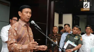 Menko Polhukam Wiranto meminta masyarakat menghormati keputusan majelis hakim yang menghukum Basuki Tjahaja Purnama  selama 2 tahun penjara