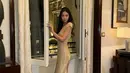 Penampilan Jennie yang mengenakan gaun arsip ini sejalan dengan tema koleksi Gaultier yang dirancang oleh de Saint Sernin, yaitu "Le Naufrage" atau "Shipwreck" (Kapal Karam). Koleksi couture musim semi 2008 Jean Paul Gaultier sendiri diberi subjudul "Sirens," yang merujuk pada makhluk mitologi yang menggoda para pelaut dengan nyanyian mereka. [@jennierubyjane].